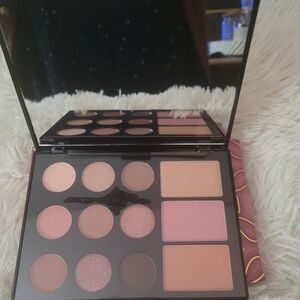 Laura Geller- " The wearable. Purely Natural.